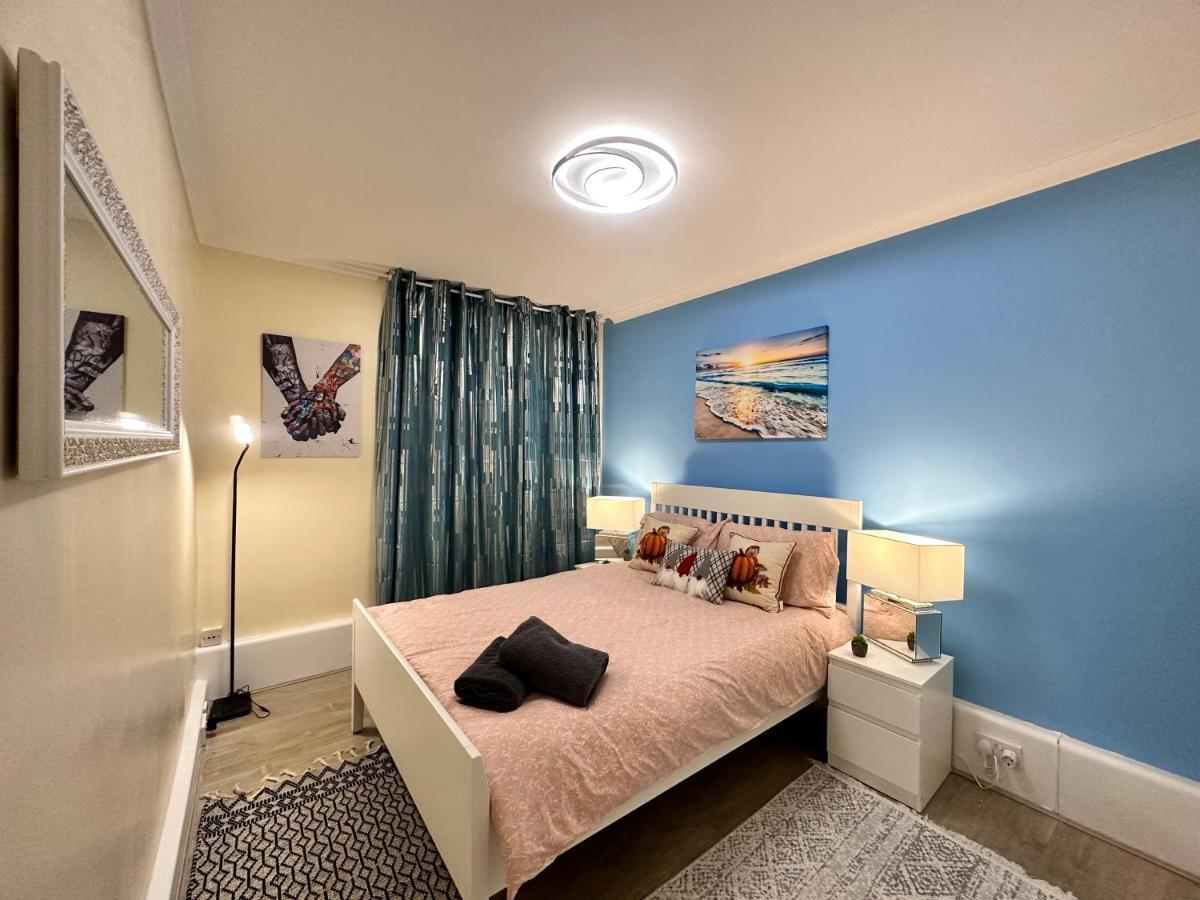לונדון Posh 2-Bedroom, Living Room, Kitchen & 1.5 Bathroom מראה חיצוני תמונה