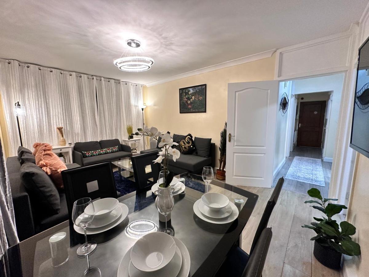 לונדון Posh 2-Bedroom, Living Room, Kitchen & 1.5 Bathroom מראה חיצוני תמונה