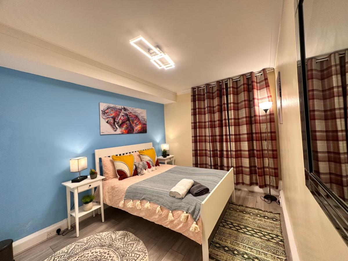 לונדון Posh 2-Bedroom, Living Room, Kitchen & 1.5 Bathroom מראה חיצוני תמונה