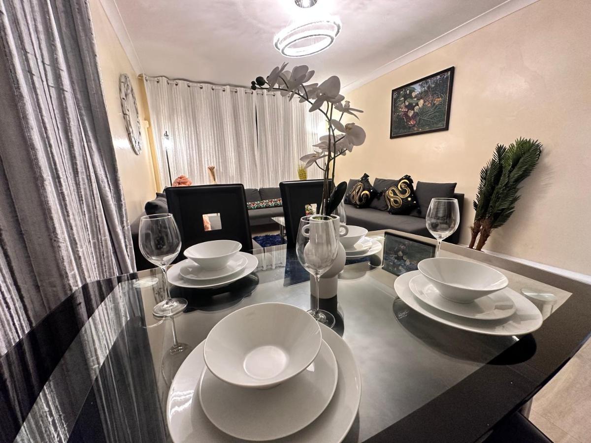 לונדון Posh 2-Bedroom, Living Room, Kitchen & 1.5 Bathroom מראה חיצוני תמונה