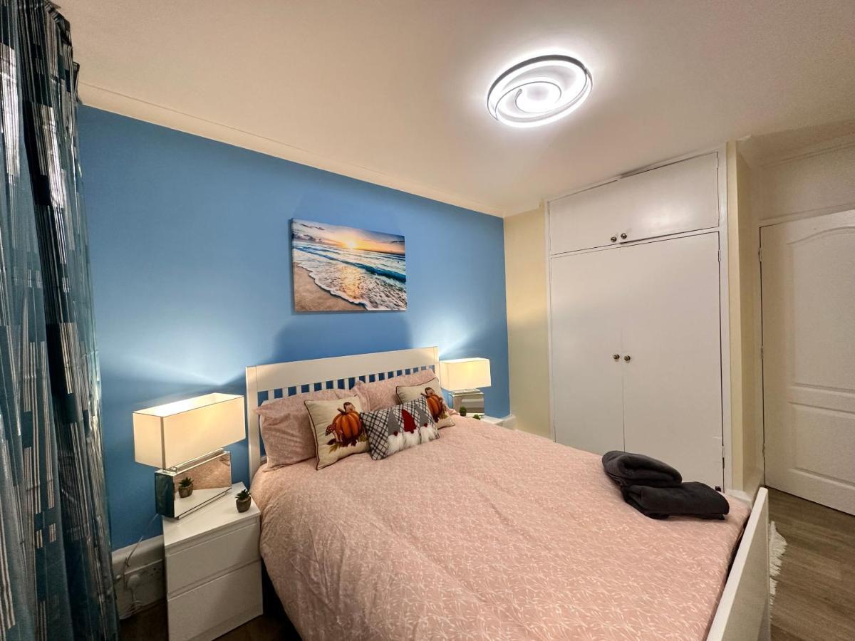 לונדון Posh 2-Bedroom, Living Room, Kitchen & 1.5 Bathroom מראה חיצוני תמונה