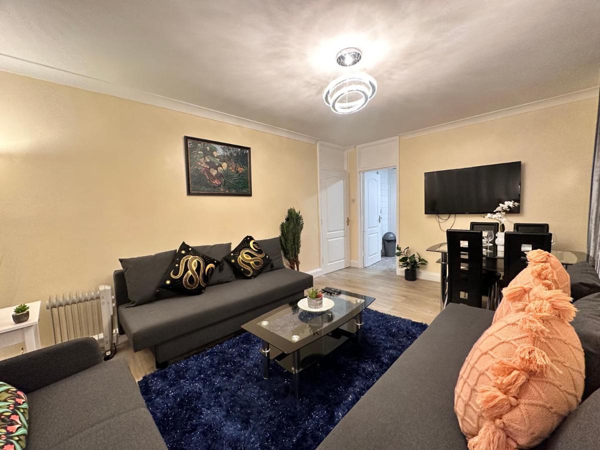 לונדון Posh 2-Bedroom, Living Room, Kitchen & 1.5 Bathroom מראה חיצוני תמונה